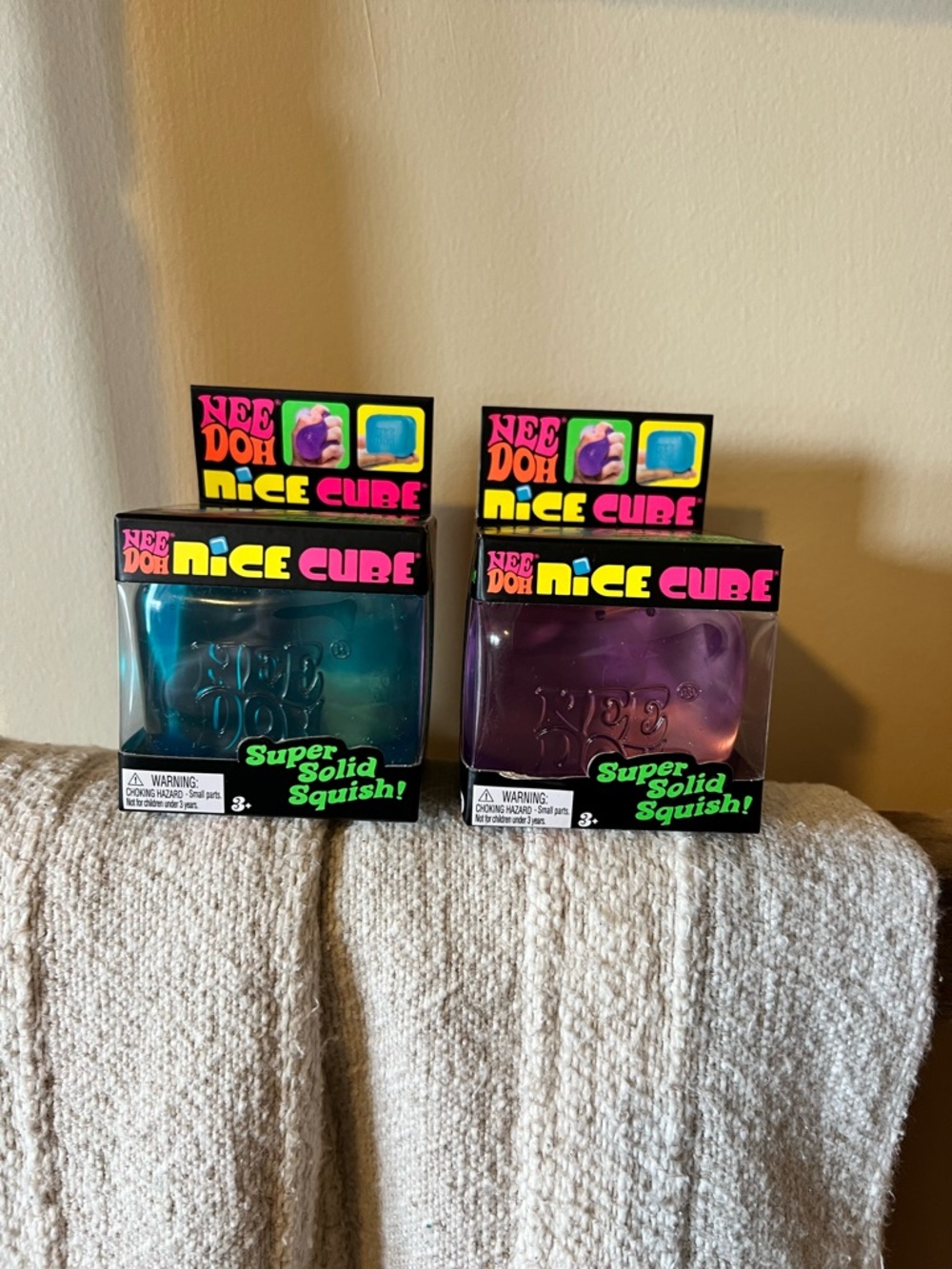 Set of two Viral NeeDoh Nice Cube Super Solid Squish - blue & Purple